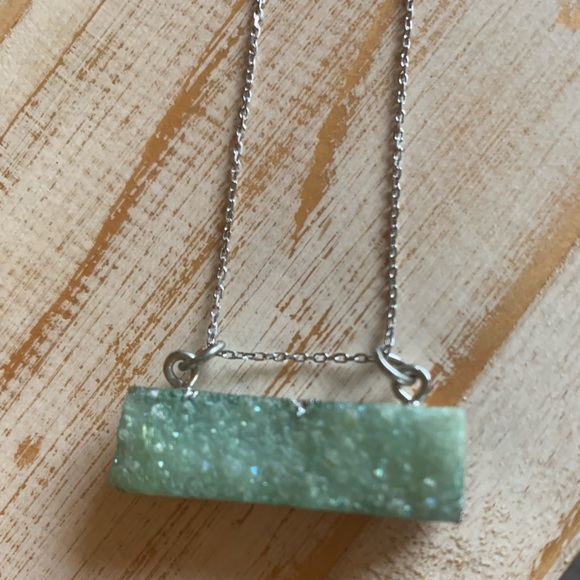 Raw Cut Quartz Necklace - Picture 3 of 4